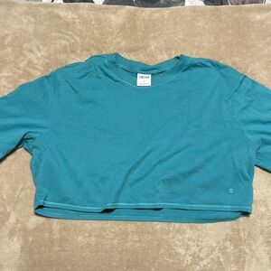 Gym shark crop tee
